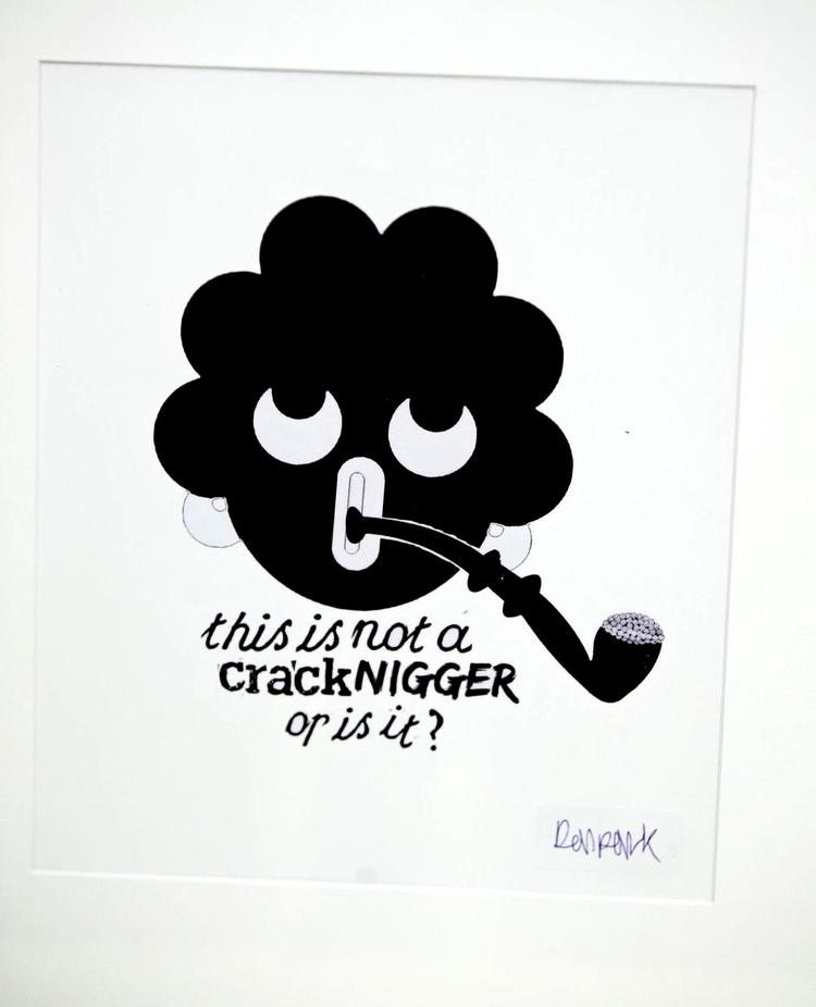 EU-kommentar. I 2013 havde EU planer om at forbyde lakridspiben, fordi den kunne lokke unge til at ryge. Lakridspiben blev ikke forbudt, men det blev Dan Parks kollage - meget frit efter Magritte. 