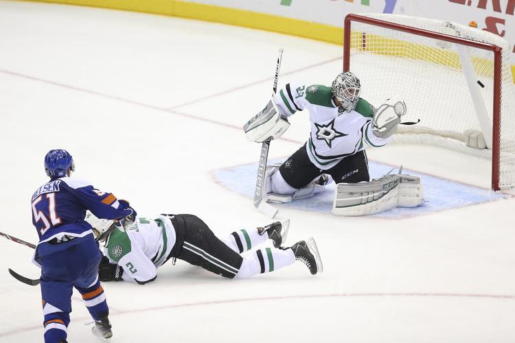 hattrick. Frans Nielsen (tv) scorer sit andet mål i det hattrick, danskeren imponerede med i kampen mod Dallas Stars. 