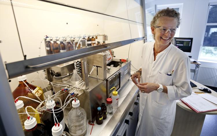 opad. Det er blandt regeringens beslutning om at nedsætte det beløb, som selskaber skal have i opstartskapital, der rykker Danmark en plads op på listen. 