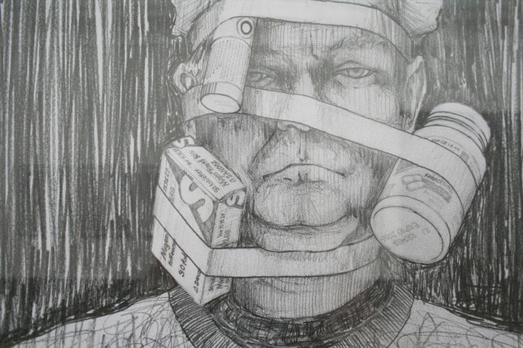portræt. Tegningerne på udstillingen er figurative. De forestiller alle kunstneren selv, dvs. de har hans lighed, og de er tegnet ved hjælp af et spejl. Men selvportrætter i naturalistisk forstand er de ikke. Mand med hovedpinepiller, 2014 (Udsnit) 