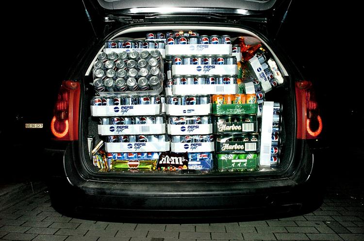 usundt. Er det værre for helbredet at drikke sodavand sødet med kunstige sødestoffer end med sukker, diskuterer eksperterne. At begge dele er usundt, er ingen vist uenige om. 