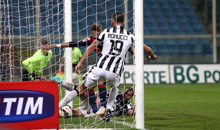 1-0. Med denne scoring af Genoas Luca Antonini tabte Gianluigi Buffon sin kamp nummer 500 for Juventus. 