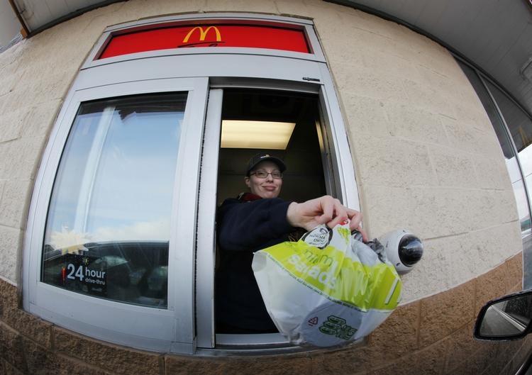 Image. McDonald's kæmper med sit image i USA, hvor burgerne ikke bare betragtes som usunde, men også unaturlige. 