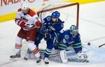 danskerduel. Jannik Hansen (midt) vandt håneretten i danskeropgør mod Lars Eller. 