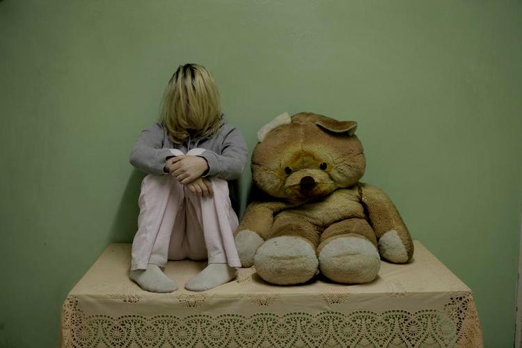 TRØSTESLØS. Signas performanceinstallationer udspiller sig altid i en form for 'midlertidige hjem', her det psykiatriske ventested Laguna. 