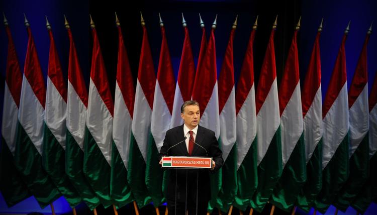 Uvilje. Efter store folkelige protester har Ungarns ministerpræsident, Viktor Orbán, skrottet et lovforslag om at beskatte borgernes brug af internettet. 