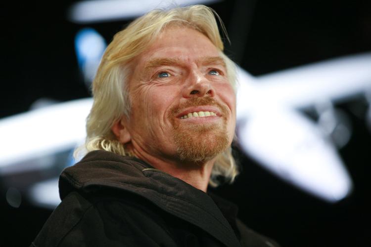 STYRT. Richard Bransons firma Virgin Galactic beskæftiger sig med rumturisme, og på længere sigt er det meningen, at selskabet vil bringe almindelige mennesker ud i rummet, har de erklæret. 