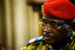 Magtkamp. Oberstløjtnant Isaac Yacouba Zida hævder at havde taget magten i Burkina Fas, men oppositionen vil ikke acceptere magtovertagelsen. 