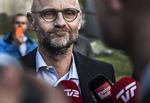 Forfatter. Siden Henrik Qvortrup blev anholdt for sin medvirken i overvågningen af kendes kreditkortoplysninger og måtte fratræde sin stilling på TV 2, har han haft tid til at skrive sine erindringer. De udkommer i bogen 'Q' tirsdag 4. november. 