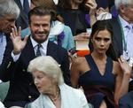 formuende. Victoria Beckhama fotograferet sammen med husbonden David ved Wimbledon tidligere på året. Parret hører til blandt de rigeste briter med en formue på lidt over 1,9 milliarder kroner. 