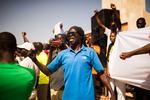 uro. Demonstranter forsamledes tidligere i dag på pladsen Place de Nation i Burkina Fasos hovedstad  Ouagadougou, hvor de krævede demokratiske valg og protesterede mod den militære magtovertagelse. 