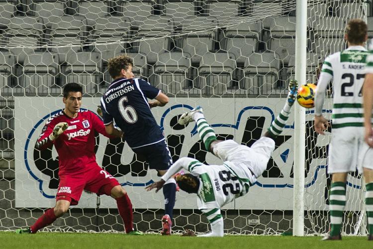 TOPSCORER. Udover at score havde Viborgtopscorer Serge Deble et par spektakulære forsøg mod AGF. 
