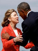 Kvindekamp. Barack Obama blev i 2012 genvalgt med historisk stor støtte fra amerikanske kvinder. I morgen vil demokraternes senator Kay Hagen i North Carolina gentage kunststykket for at redde sin plads i Senatet. 