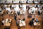 AFGANG. Folkeskolens ældste elever får fremover adgang til internettet, når de skal til afgangsprøve, lyder det i et nyt udspil fra regeringen. 