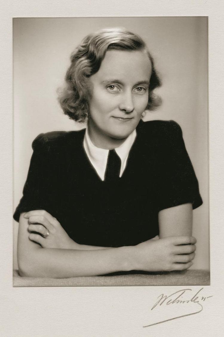 Forfatter Astrid Lindgren på ungdomsbillede. 