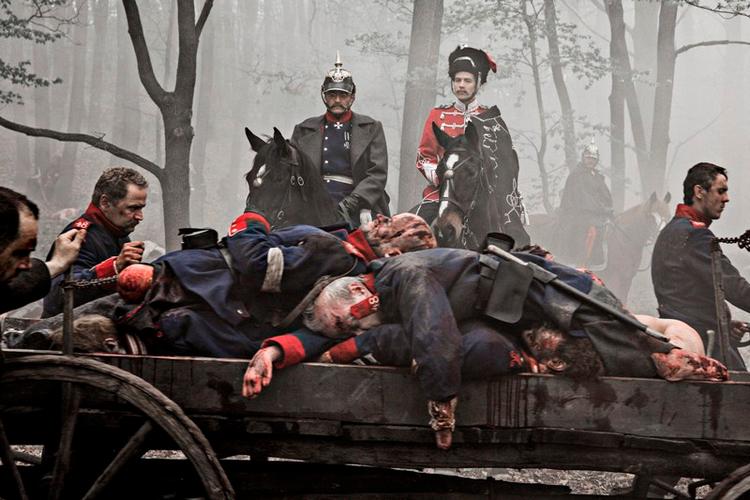 begejstring. Krigen klæder Ole Bornedals drama, og en historiker roser afsnit fires tåge, frost og mudder for at være en korrekt rekonstruktion af troppernes ankomst til Dannevirke i 1864. 