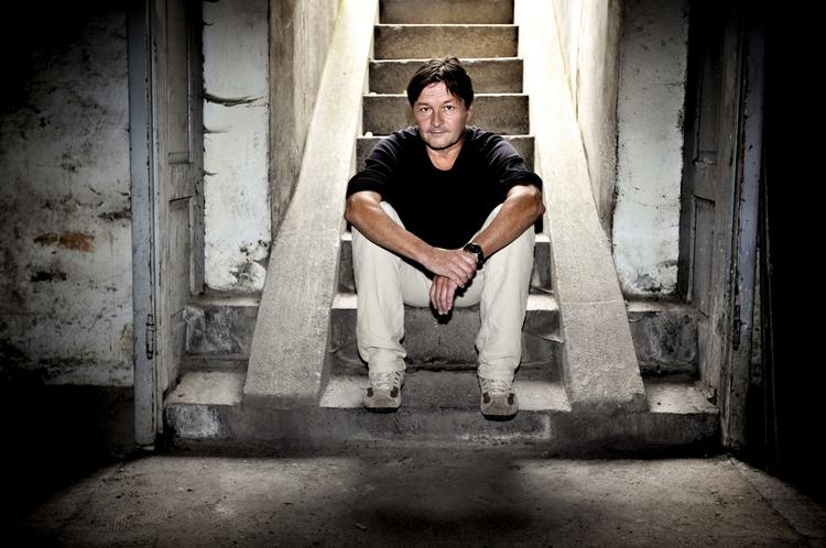 Netgigant. Erik Valeur har solgt sin prisvindende roman 'Det syvende barn' til Amazon. 