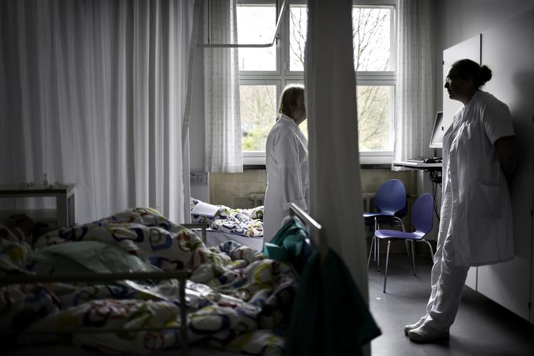 Spørg kontant læger og sygeplejersker om næste skridt i behandling og forstå svaret, lyder opfordringen fra Dansk Selskab for Patientsikkerhed. 
