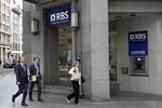 samarbejde. Royal Bank of Scotland har flere sager kørerende ved de britiske domstole. Alligevel har politiet valgt at indgå en samarbejdsaftale med banken. 