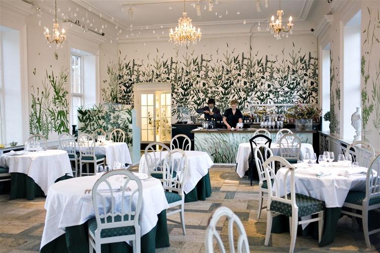 I Mielckes og Hurtigkarls fortryllende lokaler på Frederiksberg serveres himmelske retter med inspiration fra udenlandske temaer. 