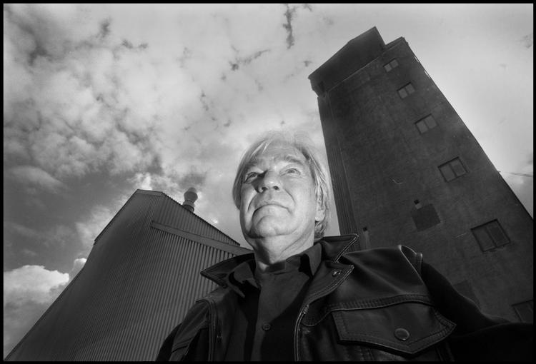 Sandheden. De eneste af dem, jeg har læst, der giver en sandfærdig vurdering af Jan, er Lasse Ellegaard og Herbert Pundik. Så er det sagt. Resten lufter deres eget ego og misundelse, skriver Jens Nauntofte.. 