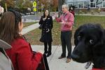 Den republikanske kandidat Tom Foley møder sine tilhængere før valget i Greenwich, Connecticut. 