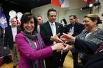 Demokraterne Kathy Hochul og  Andrew Cuomo møder deres tilhængere i New York. 
