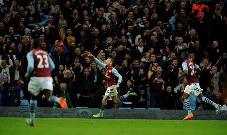 endelig. Efter 547 målløse minutter scorede Aston Villa ved  Andreas Weimann (midt) i weekendens nederlag mod Tottenham. 