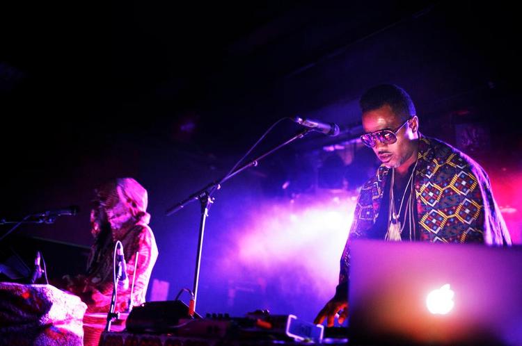 Takeoff. Tendai Maraire og Ishmael Butler stod bag kontrolpulten som astronauter med kurs mod fremtiden. 