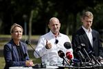 karriereskift. Lene Espersen forlader dansk politik. Også Tom Benhke (th) siger farvel ved næste folketingsvalg. 