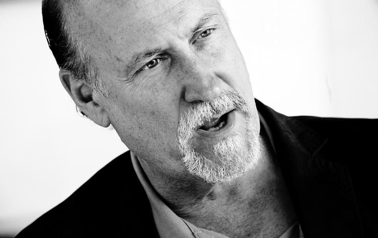 mester. Det er som om John Scofield genopfinder sig selv i hver eneste solo. Forfra, fuldt til stede, skabende i nuet. 