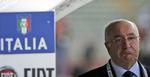 STRAFFET. I både Fifa og Uefa er Carlo Tavecchio nu straffet for sine udtalelser. 