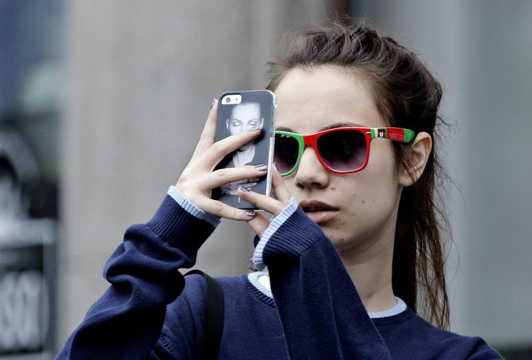 hemmeligt. De tre største teleselskaber i Danmark lukker nu et hul, der hidtil har kunnet afsløre hemmelige mobilnumre. 