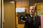 Breaking Bad-effekten. Walter Whites flossede advokat fra serien 'Breaking Bad' får sin egen serie 'Better Call Saul' (herover) på AMC til næste år. Skaberen af 'Breaking Bad' laver 'Battle Creek' for CBS, hvor to politimænd rydder op i byen af samme navn i Michigan. Bryan Cranston, der spillede Walter White, producerer komedieserien 'Tightrope' på Sonys streamingtjeneste Crackle. 