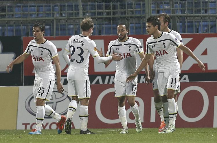 0-1. Efter et klodet straffespark kom Tottenham foran 1-0. 