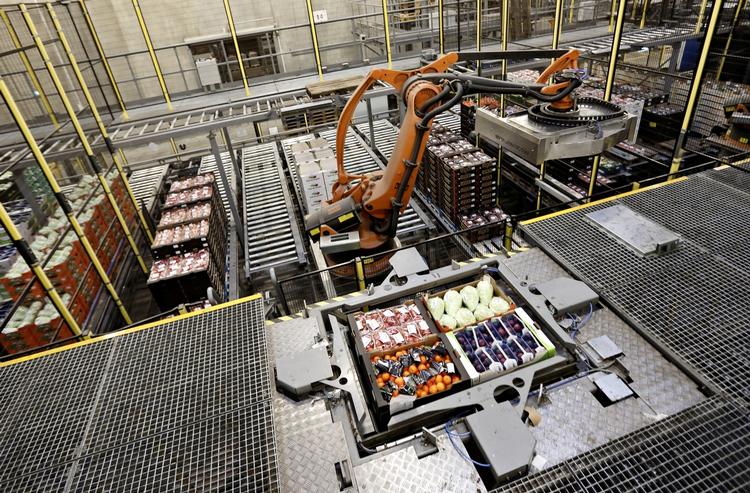 Automatisk. Nettos gigantiske varelager ved Køge er i vid udstrækning automatiseret. 