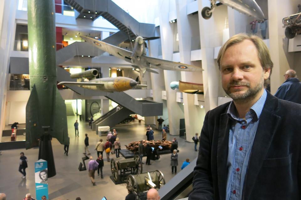 Danske Ludvig Lohse har arbejdet med de audio-visuelle virkemidler i forbindelse med ombygningen af Imperial War Museum i London. 