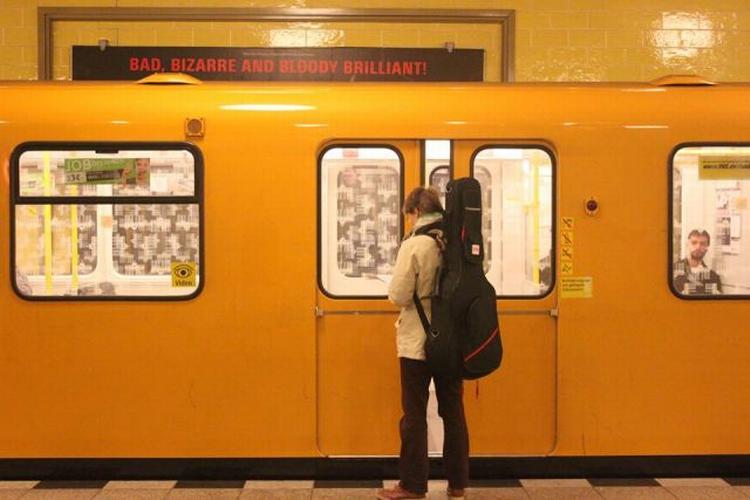 Undergrundsbane. De gule toge standsede under den kolde krig ikke på 'spøgelsesstationerne'. 