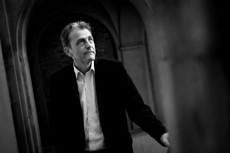 Eksistens. Frihedens ensomhed er en af de problematikker, Jens Christian Grøndahls nye roman beskæftiger sig med. 