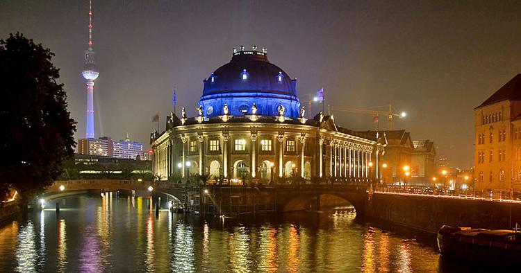 Magnet. 25 år efter Murens fald drager tusindvis af danskere til Berlin hvert år. 