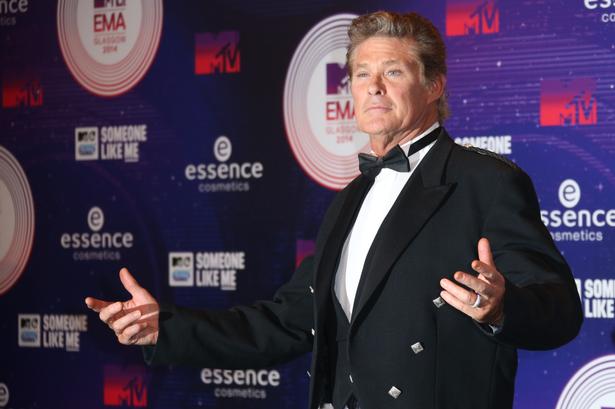 Skuespiller David Hasselhoff ankommer til showet. Han sendte en hilsen til Berlin, der samme aften fejrede 25 året for Murens fald. 
