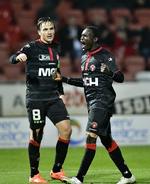 Klasse. FC Midtjyllands Pione Sisto (th) er en af efterårets mest markante spillere i Superligaen. Fredag scorede han igen. 