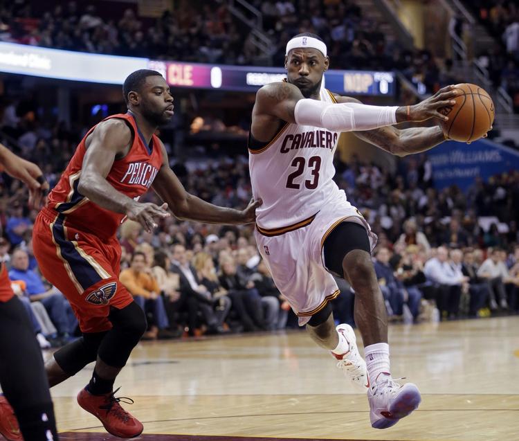 matchafgørende. LeBron James (th) var kampens helt store oplevelse, da Cleveland Cavaliers besejrede  New Orleans Pelicans. 