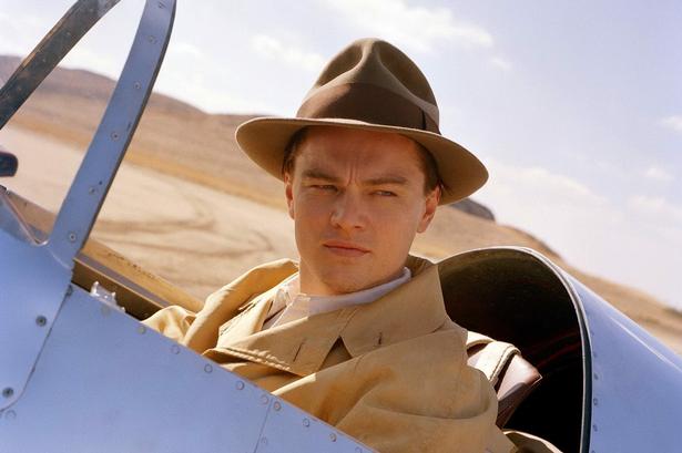 Hovedrollen som flypioneren og rigmanden Howard Hughes i 'The Aviator' fra 2004 af Martin Scorsese gav DiCaprio en Oscar-nominering og en Golden Globe-pris i kategorien 'Bedste mandlige hovedrolle'. 