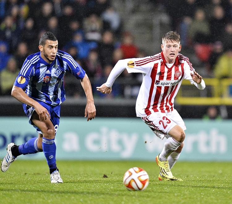 overraskelse. AaB's Nikolaj Thomsen (th) blev dobbelt målscorer for nordjyderne mod Dynamo Kiev. 