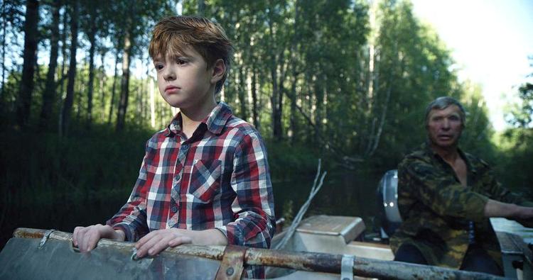 Naturånd. Skoven fortrylles af Lyohkas historie om søheksen, som nær skræmmer livet af en lille dreng. Foto fra filmen 