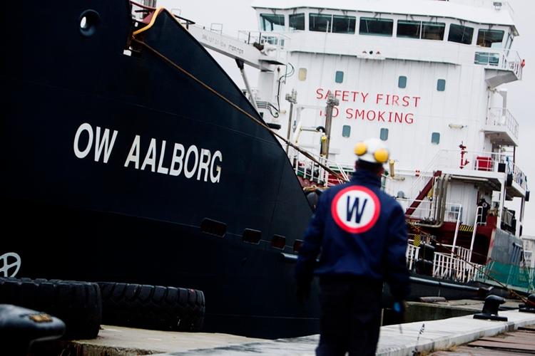 nedtur. OW Bunker bragede ind på børsen tidligere på året, men fredag i sidste uge var eventyret slut, og en af Danmarks største virksomheder målt på omsætning indgav konkursbegæring. 