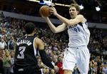 Rekordmand. Med sine 2,13 meter rager Dirk Nowitzki godt op i landskabet – også blandt NBA-spillere, der har en gennemsnitshøjde på 2,03 meter. 