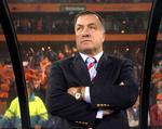 disciplin. Den hollandske træner for Serbien, Dick Advocaat, er blevet populær blandt landets fodboldfans efter en række prto-serbiske udtalelser og højere krav til spillerne. 