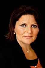 Classic. Sara Blædels nye bog, 'Kvinden de meldte savnet' er en 'Blædel Classic' med et aktuelt samfundstema, en forbrydelse, en præcis efterforskning, kriser med kæresten, problemer med plejebarnet og en anelse venindefællesskab. 